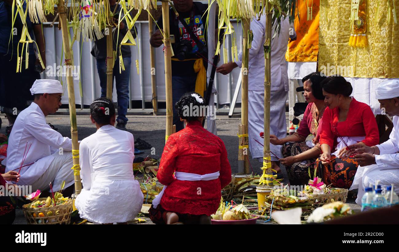 Cérémonie d'Agung de Tawur. Cette cérémonie est une cérémonie exécutée par les Hindous la veille du jour Saint de Nyepi Banque D'Images