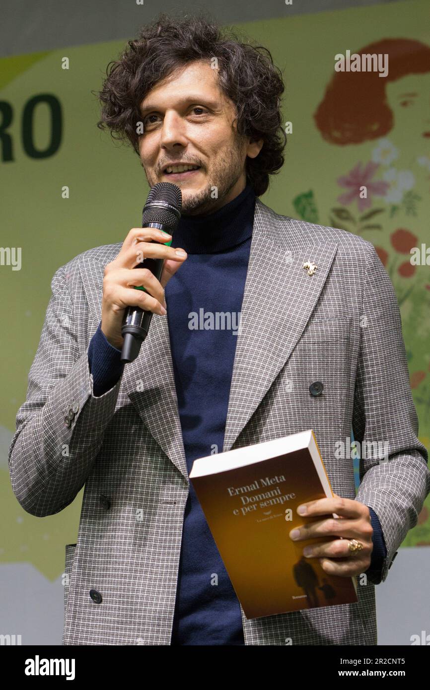 Turin, Italie. 18th mai 2023. Singer Ermal Meta est invité de 2023 Turin Book Fair. Credit: Marco Destefanis/Alamy Live News Banque D'Images