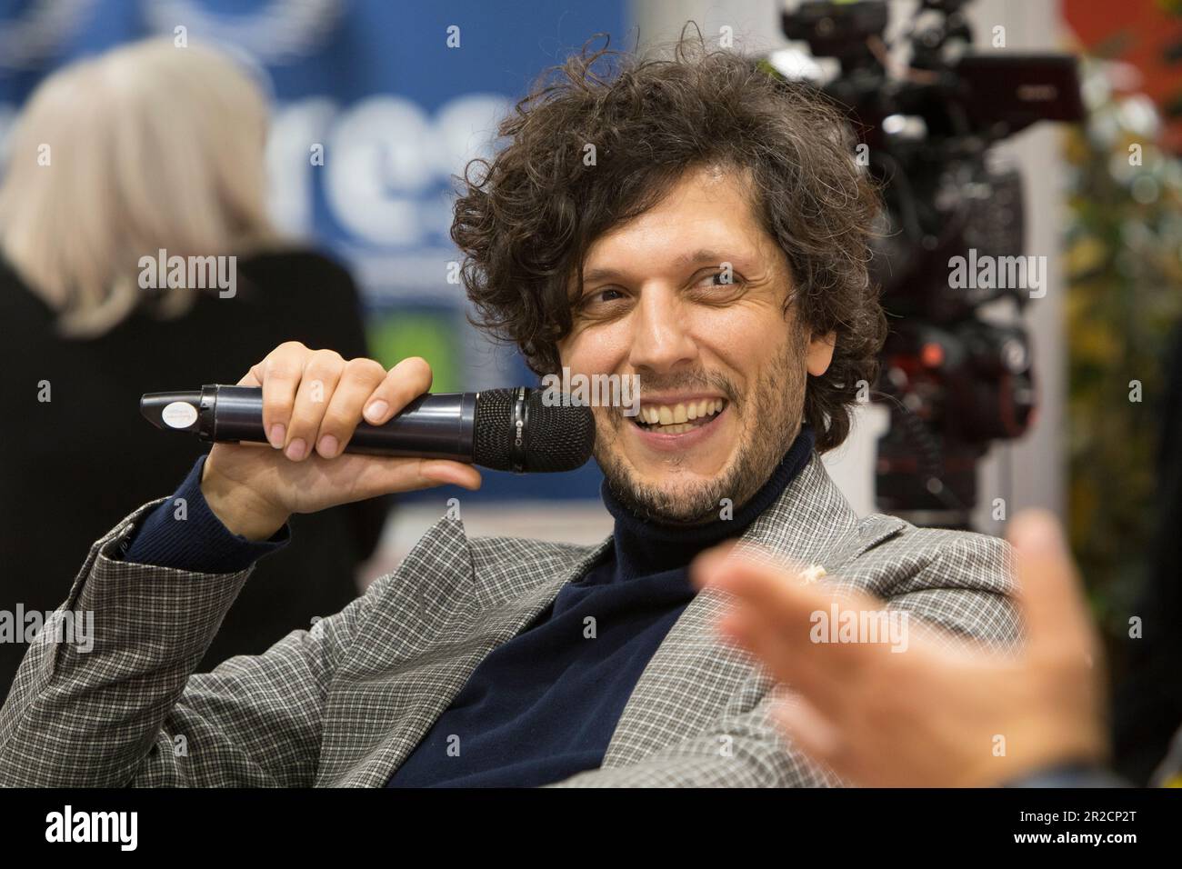 Turin, Italie. 18th mai 2023. Singer Ermal Meta est invité de 2023 Turin Book Fair. Credit: Marco Destefanis/Alamy Live News Banque D'Images
