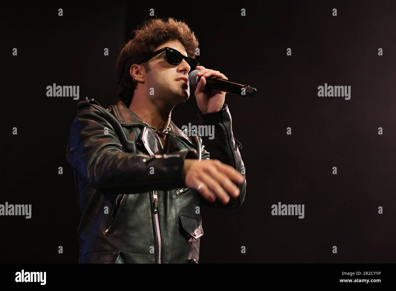 Madrid, Espagne. 18th mai 2023. Le chanteur Alvaro de Luna se produit lors de l'anniversaire du DRO 40th à Madrid. Crédit : SOPA Images Limited/Alamy Live News Banque D'Images