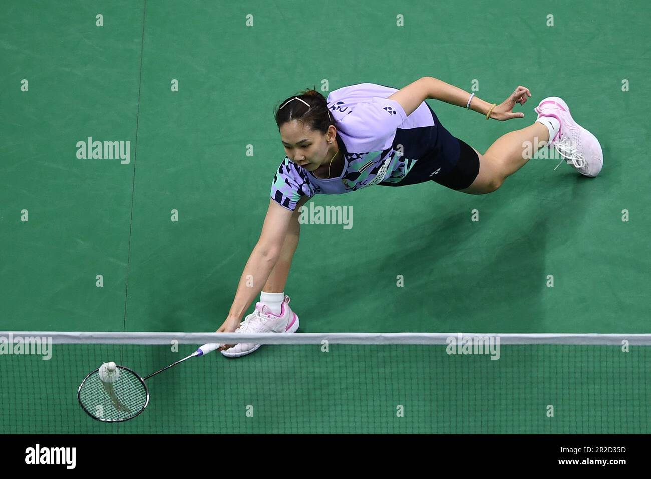 SUZHOU, CHINE - 19 MAI 2023 - Pornpawee Chochuwong, de Thaïlande, participe à la finale de LA COUPE TotalEnergies BWF SUDIRMAN 2023 entre le Japon et la Thaïlande Banque D'Images