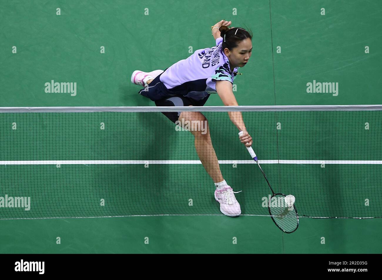 SUZHOU, CHINE - 19 MAI 2023 - Pornpawee Chochuwong, de Thaïlande, participe à la finale de LA COUPE TotalEnergies BWF SUDIRMAN 2023 entre le Japon et la Thaïlande Banque D'Images