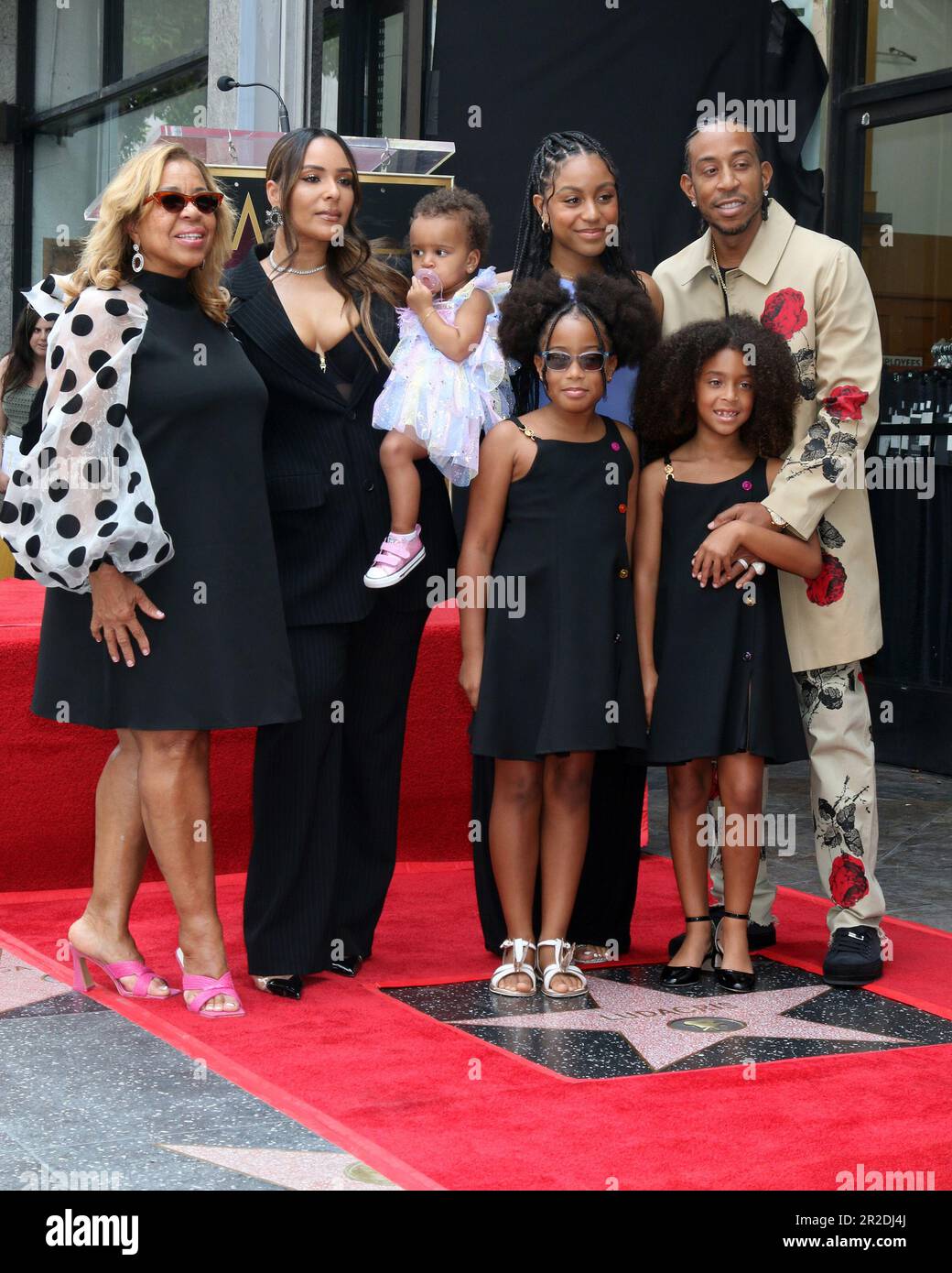 17 mai 2023, Los Angeles, CA, Etats-Unis: LOS ANGELES - MAI 18: Roberta Shields, Eudoxie Mbouguiengue, Karma Bridges, Dauthers, Chris Bridges aka Ludacris à la cérémonie des étoiles de Ludacris sur le Hollywood Walk of Fame sur 18 mai 2023 à Los Angeles, CA (Credit image: © Kay Blake/ZUMA Press Wire) USAGE ÉDITORIAL SEULEMENT! Non destiné À un usage commercial ! Banque D'Images