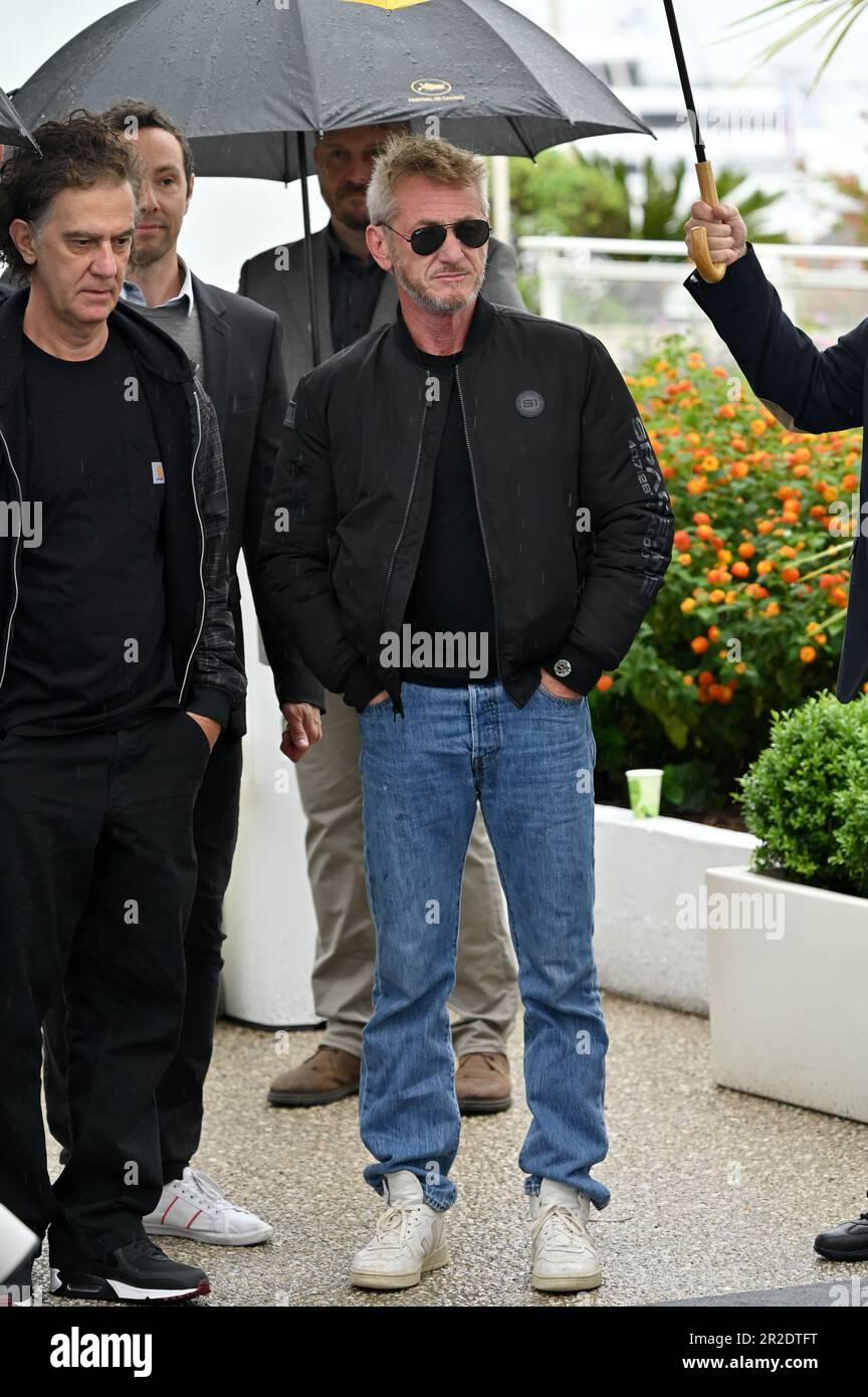 Cannes, France. 19th mai 2023. CANNES, FRANCE. 19 mai 2023: Sean Penn au photocall pour les mouches noires au Festival de Cannes 76th. Crédit photo : Paul Smith/Alamy Live News Banque D'Images