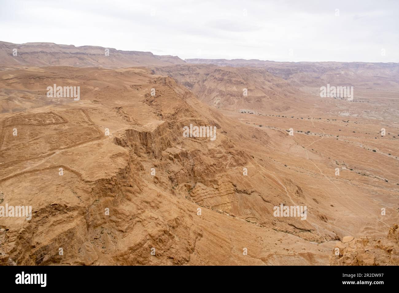Vue sur le désert de Judée depuis Masada, district sud, Israël. Banque D'Images