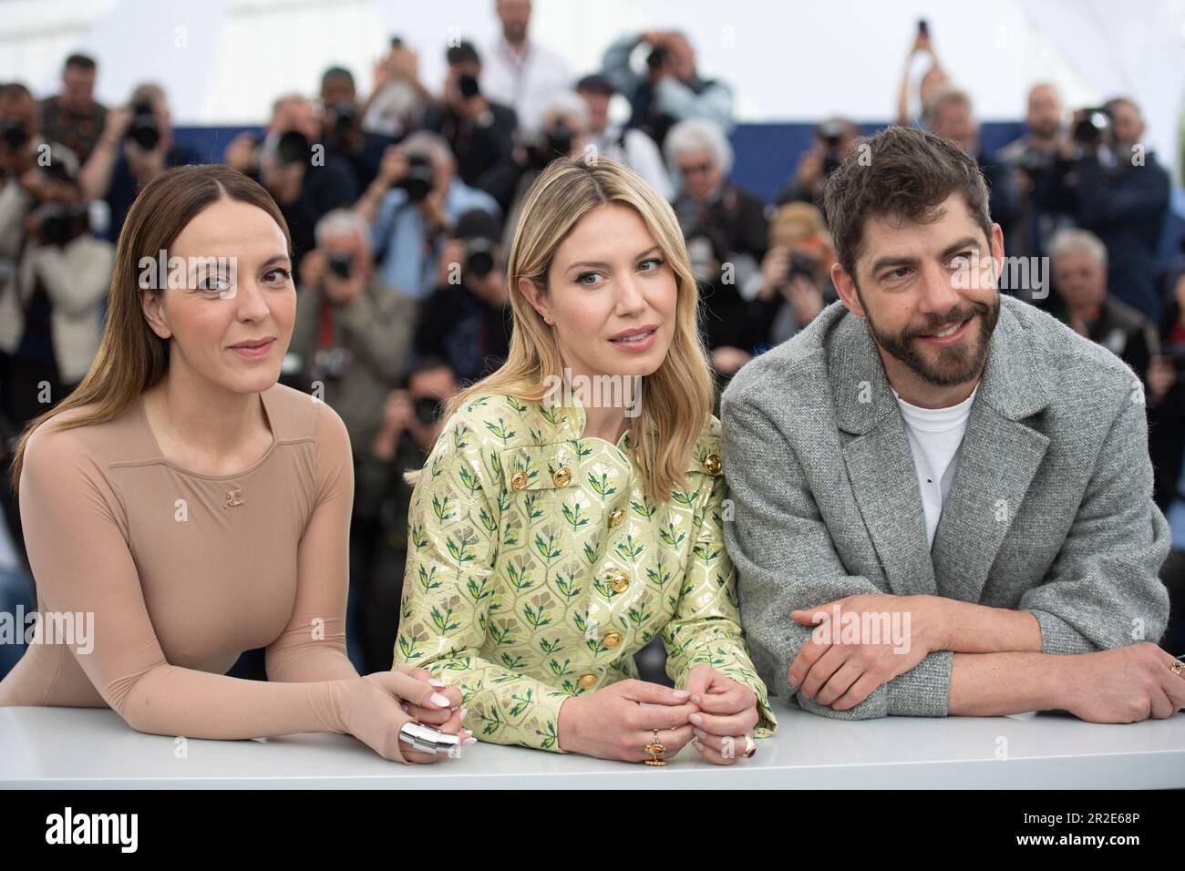 Cannes, France. 19th mai 2023. Monia Chokri, Magalie Lepine Blondau, Pierre-Yves Cardinal participant à la simple Comme Sylvain (la nature de l'amour) Photocall dans le cadre du Festival de Cannes 76th à Cannes, France sur 19 mai 2023. Photo d'Aurore Marechal/ABACAPRESS.COM crédit: Abaca Press/Alay Live News Banque D'Images