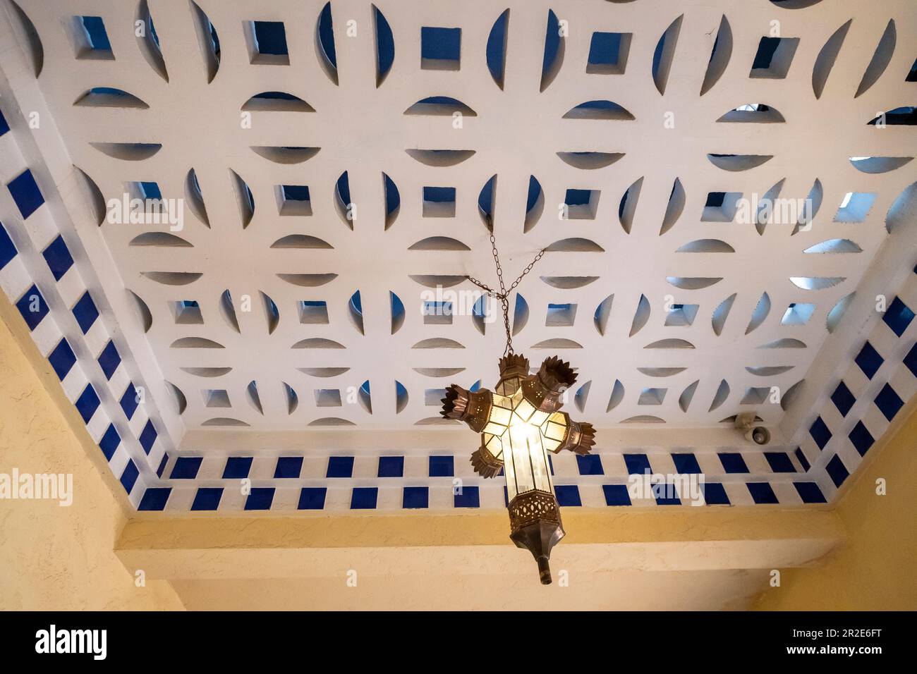 Winslow, Arizona, États-Unis - plafond orné dans une chambre de l'hôtel la Posada Banque D'Images