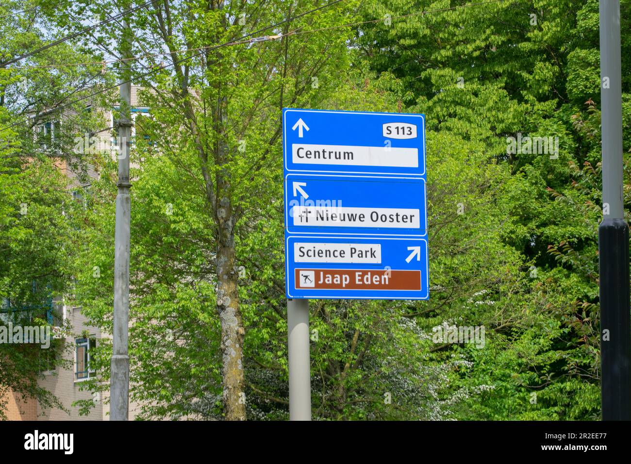 Direction à Middenweg Street à Amsterdam pays-Bas 17-5-2023 Banque D'Images