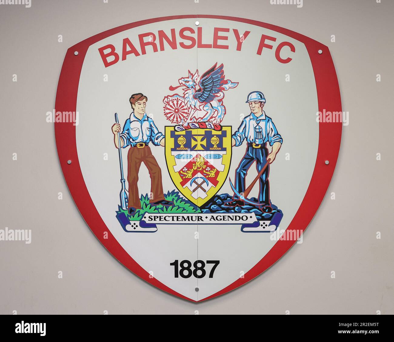 Barnsley, Royaume-Uni. 19th mai 2023. Barnsley FC logo dans le tunnel pendant la Sky Bet League 1 Play-off match Barnsley vs Bolton Wanderers à Oakwell, Barnsley, Royaume-Uni, 19th mai 2023 (photo de Mark Cosgrove/News Images) à Barnsley, Royaume-Uni le 5/19/2023. (Photo de Mark Cosgrove/News Images/Sipa USA) crédit: SIPA USA/Alay Live News Banque D'Images Barnsley, Royaume-Uni. 19th mai 2023. Barnsley FC logo dans le tunnel pendant la Sky Bet League 1 Play-off match Barnsley vs Bolton Wanderers à Oakwell, Barnsley, Royaume-Uni, 19th mai 2023 (photo de Mark Cosgrove/News Images) à Barnsley, Royaume-Uni le 5/19/2023. (Photo de Mark Cosgrove/News Images/Sipa USA) crédit: SIPA USA/Alay Live News Banque D'Images