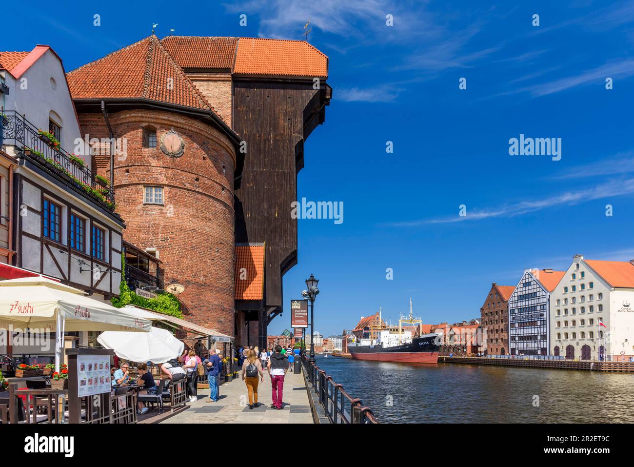 Gdansk, ville principale, vieille ville, vieux canal de motlawa. Grue gothique, branche du Musée national de Martime. Le navire-musée 'Soldek', cadre de chantier naval pour RE Banque D'Images