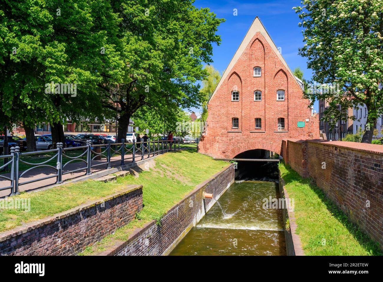 Petit moulin, canal de Radunia. Gdansk, main City, région de Pomorze, Pomorskie voïvothe, Pologne, Europe Banque D'Images