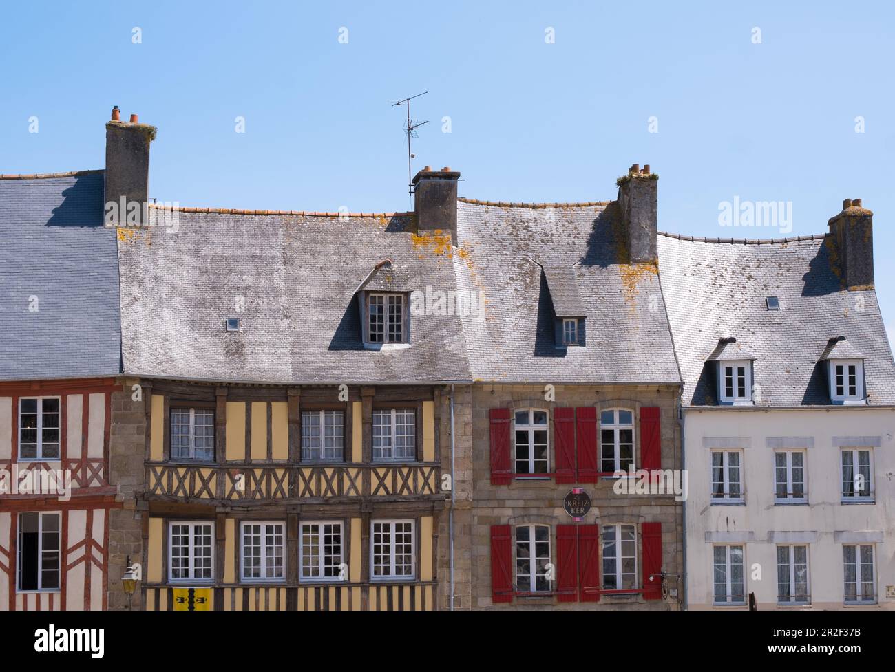 Rangée de maisons en Bretagne France Banque D'Images