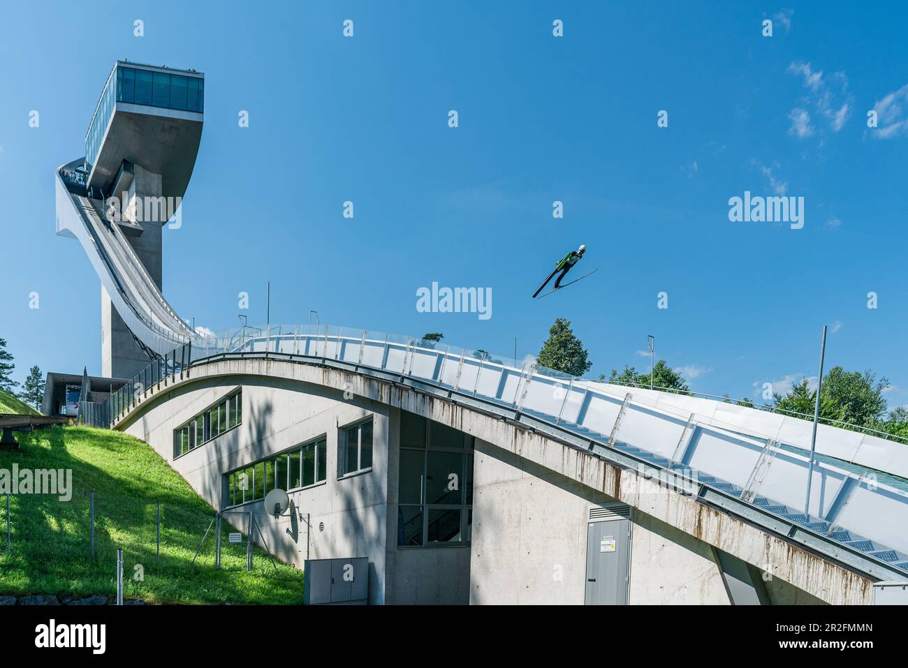 Sauteurs de ski à Bergisel à Innsbruck, Tyrol, Autriche Banque D'Images