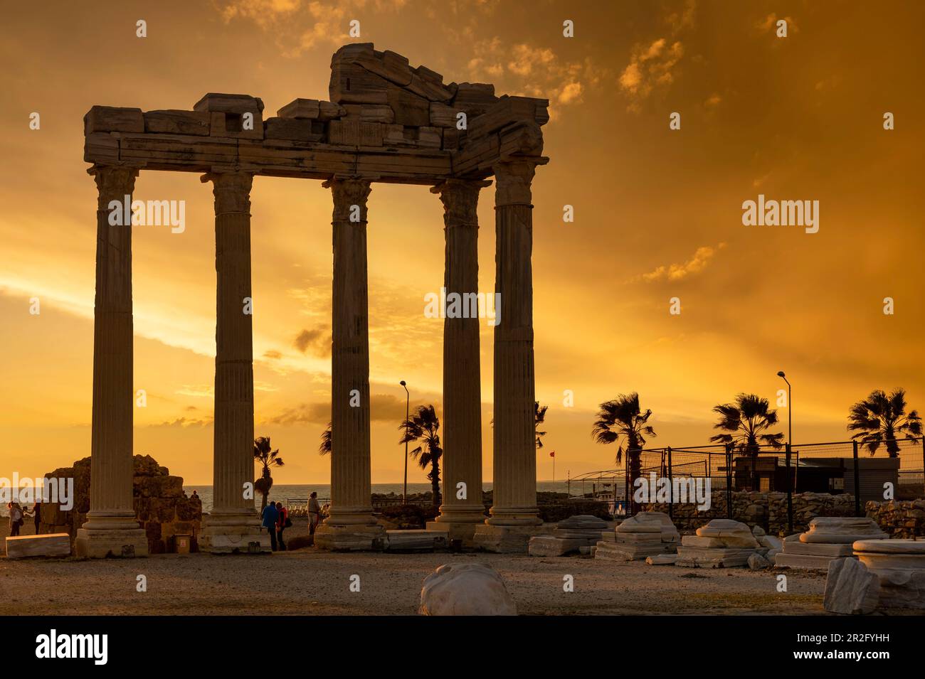 Le Temple d'Apollon à côté au coucher du soleil Banque D'Images