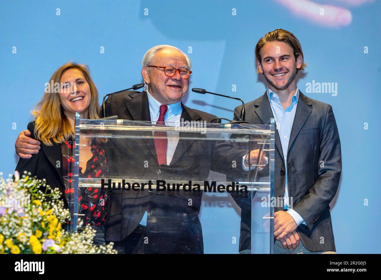 Éditeur Dr Hubert Burda, propriétaire de Hubert Burda Media, avec ses enfants Jacob et Elisabeth, Offenburg, Bade-Wurtemberg, Allemagne Banque D'Images