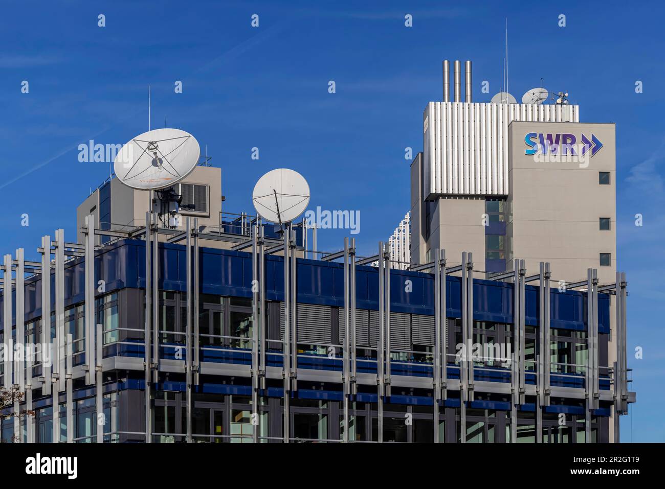 SWR Funkhaus, vue extérieure avec logo, Suedwestrundfunk sur Neckarstrasse à Stuttgart, Baden-Wuerttemberg, Allemagne Banque D'Images