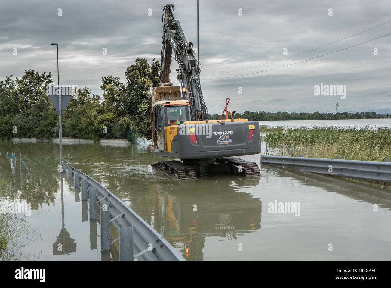 Région de l'Émilie-Romagne, Italie. 19 mai 2023. De fortes pluies ont causé des inondations dans la région italienne du nord de l'Émilie-Romagne photo : inondations dans la province de Ravenne © Piotr Zajac/Alamy Live News Banque D'Images
