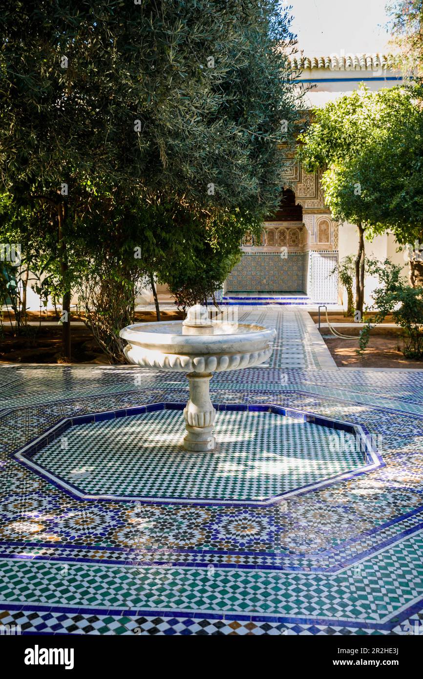 fontaine du palais de bahia à marrakech, maroc Banque D'Images