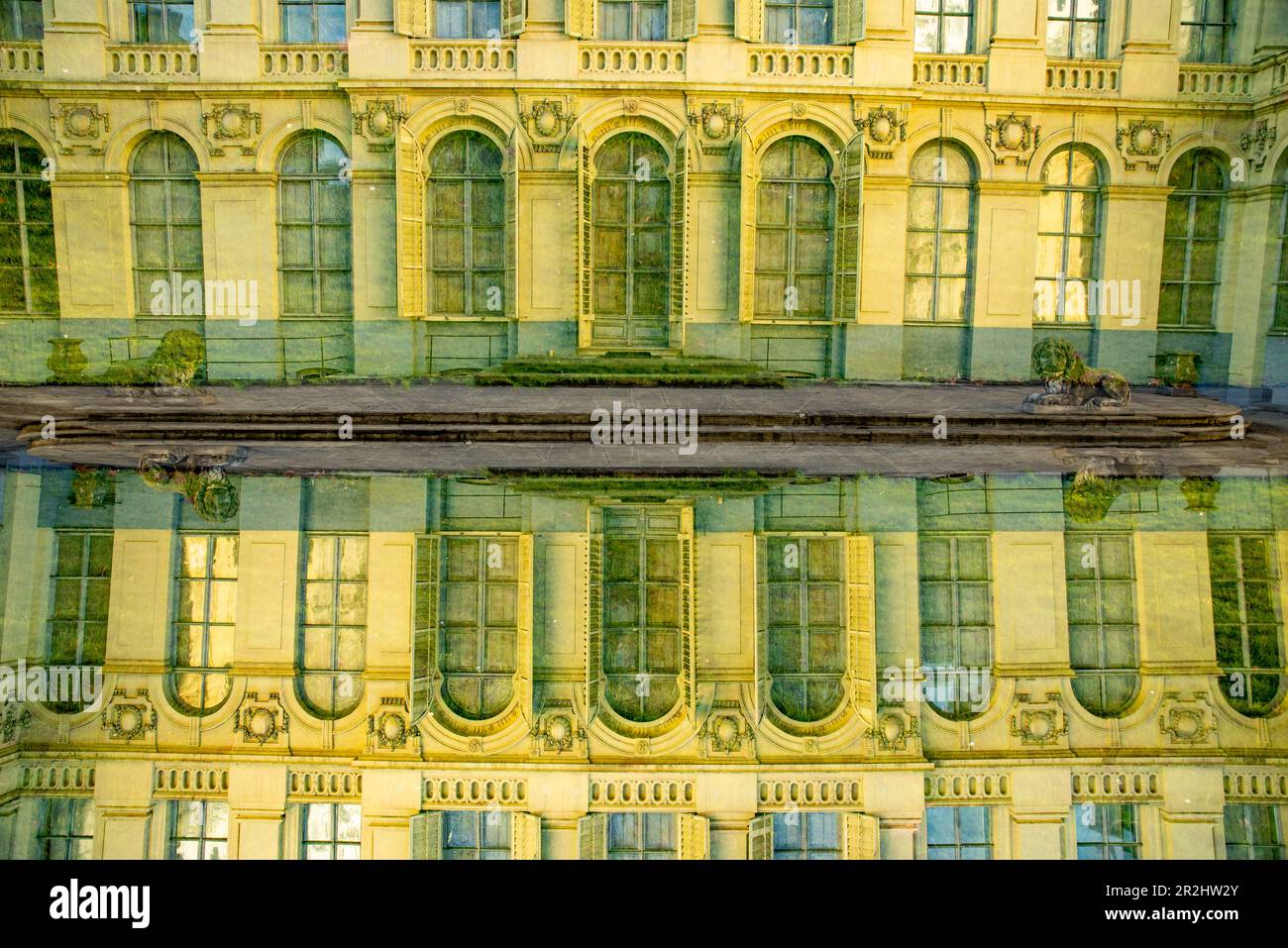 Photo en double exposition d'un manoir majestueux à Gand, en Belgique Banque D'Images