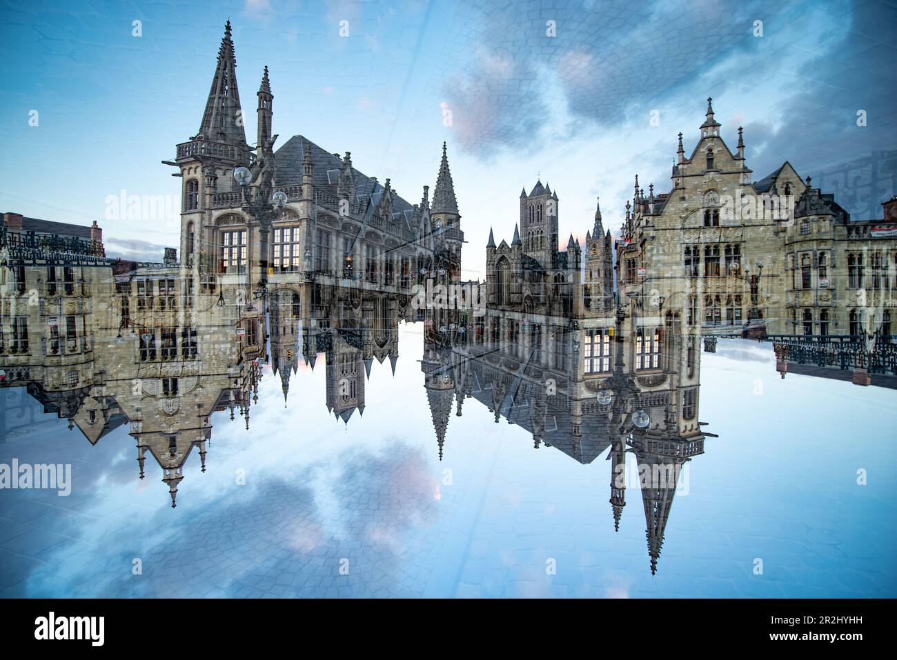 Double exposition du centre ville de Gand, Belgique. Banque D'Images