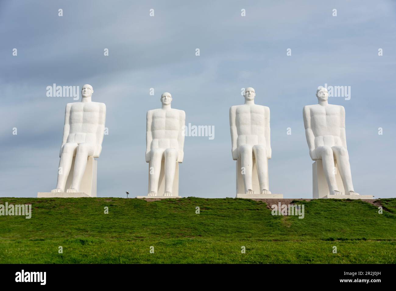 Mennesket ved Havet, The Man by the Sea, groupe sculptural de 9 mètres de haut par Svend Wiig Hansen, port d'Esbjerg, Syddanmark, Danemark Banque D'Images