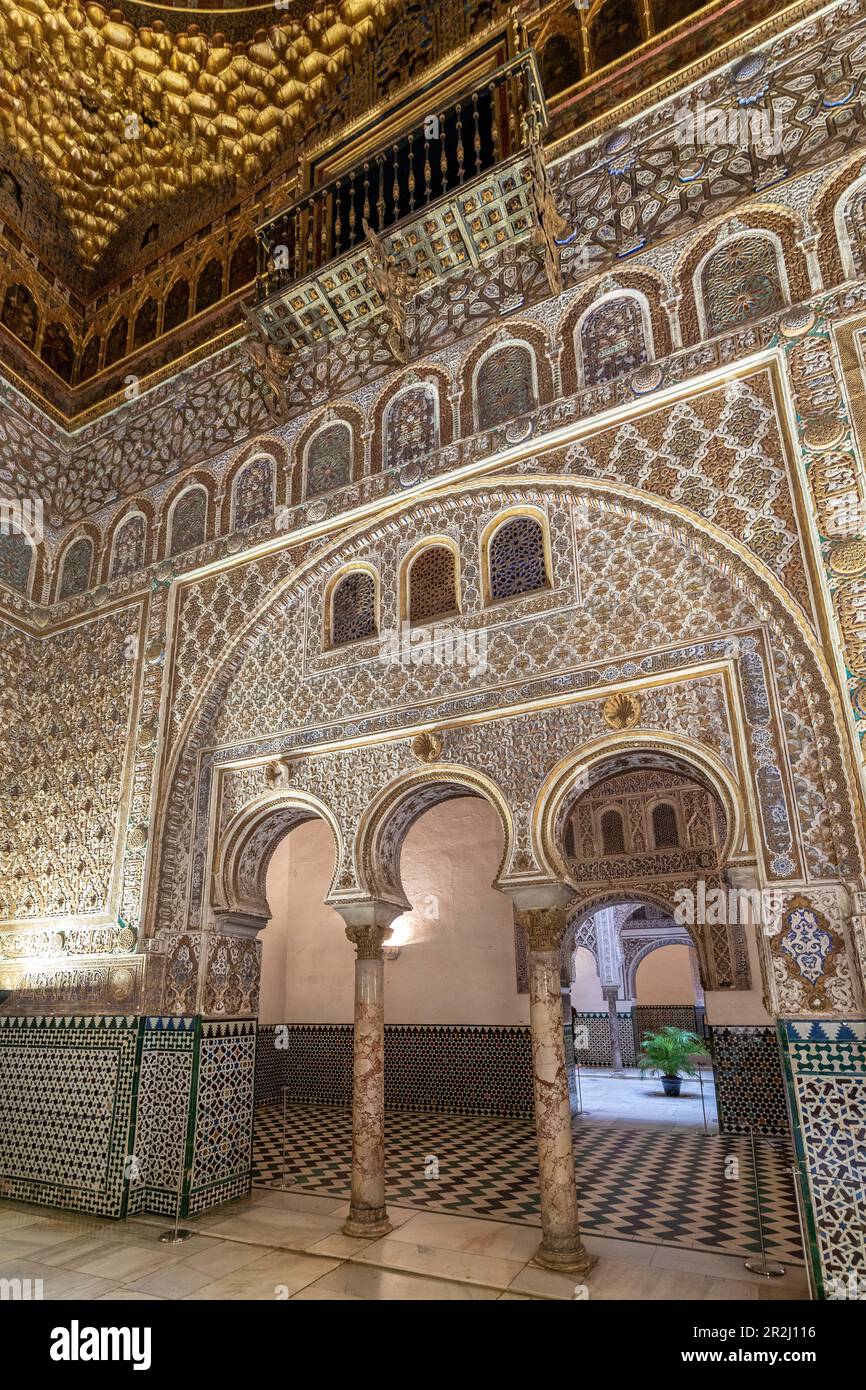 La salle des Ambassadeurs dans les Alcazars royaux de Séville, site classé au patrimoine mondial de l'UNESCO, Séville, Andalousie, Espagne, Europe Banque D'Images