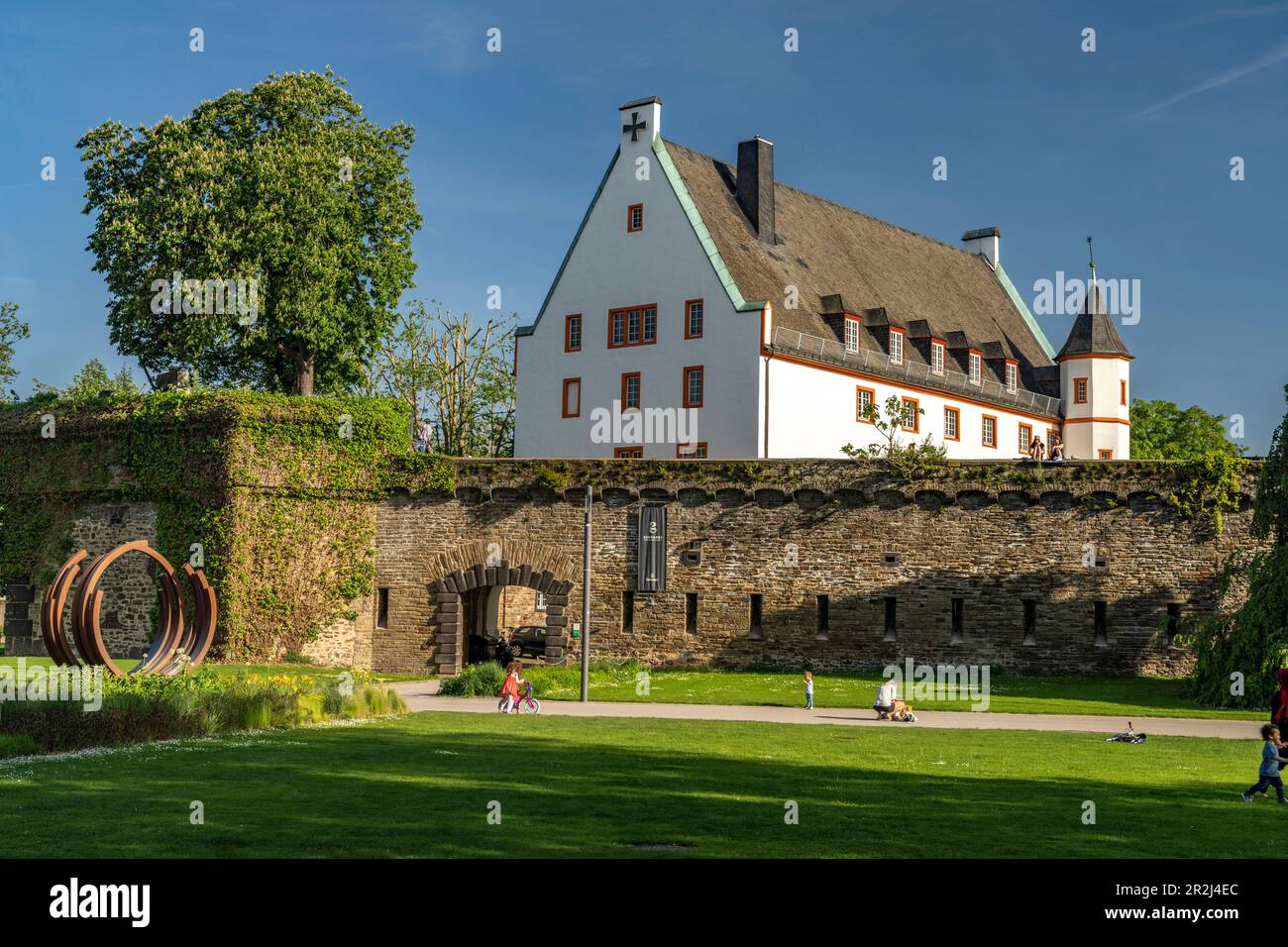 Hôtel particulier allemand et mur de ville à Koblenz, Rhénanie-Palatinat, Allemagne Banque D'Images
