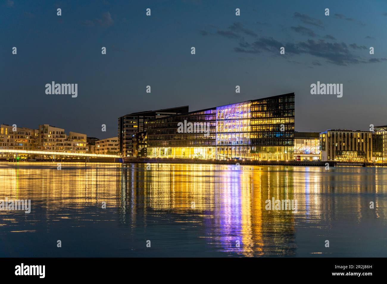 Aller Media bâtiment à l'île portuaire de Hanneholmen au crépuscule, au crépuscule, Copenhague, Danemark, Europe Banque D'Images