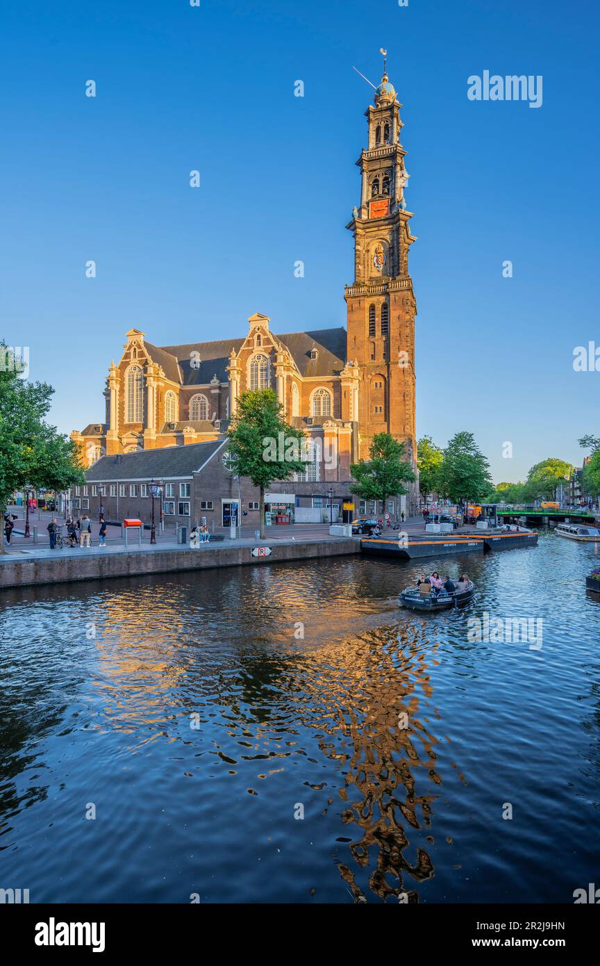 Prinsengracht avec Westerkerk au crépuscule, Amsterdam, Benelux, Benelux, Hollande du Nord, Noord-Hollande, pays-Bas Banque D'Images
