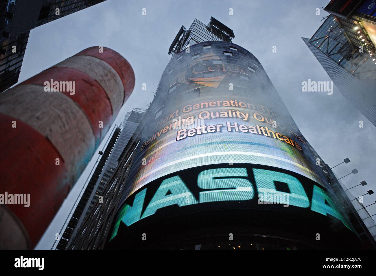 Décharge de vapeur et panneau NASDAQ, Times Square, Manhattan, New York, New York, ÉTATS-UNIS Banque D'Images Décharge de vapeur et panneau NASDAQ, Times Square, Manhattan, New York, New York, ÉTATS-UNIS Banque D'Images