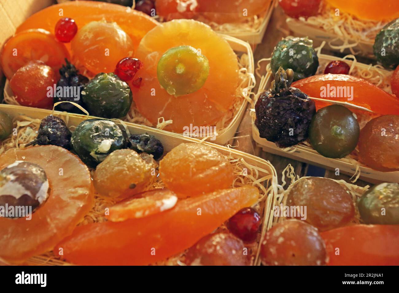 Fruits confits à la pâtisserie la Maison Jouvaud, Carpentras, Vaucluse, Provence-Alpes-Côte d'Azur, France Banque D'Images