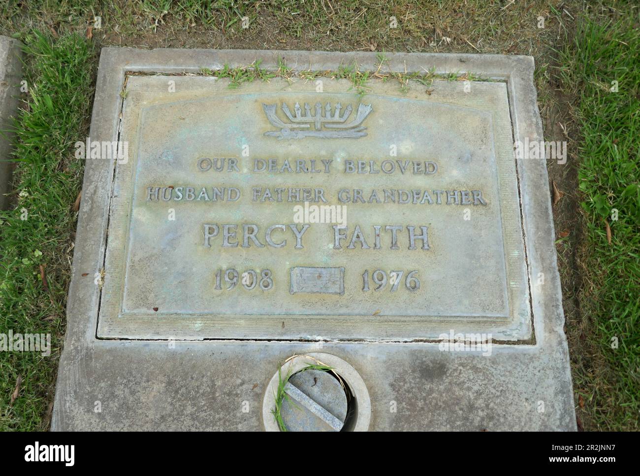 Los Angeles, Californie, États-Unis 18th mai 2023 le musicien Percy Faith tombe dans le jardin des souvenirs, Cour d'honneur au Hillside Memorial Park on 18 mai 2023 à Culver City, Los Angeles, Californie, États-Unis. Photo par Barry King/Alay stock photo Banque D'Images