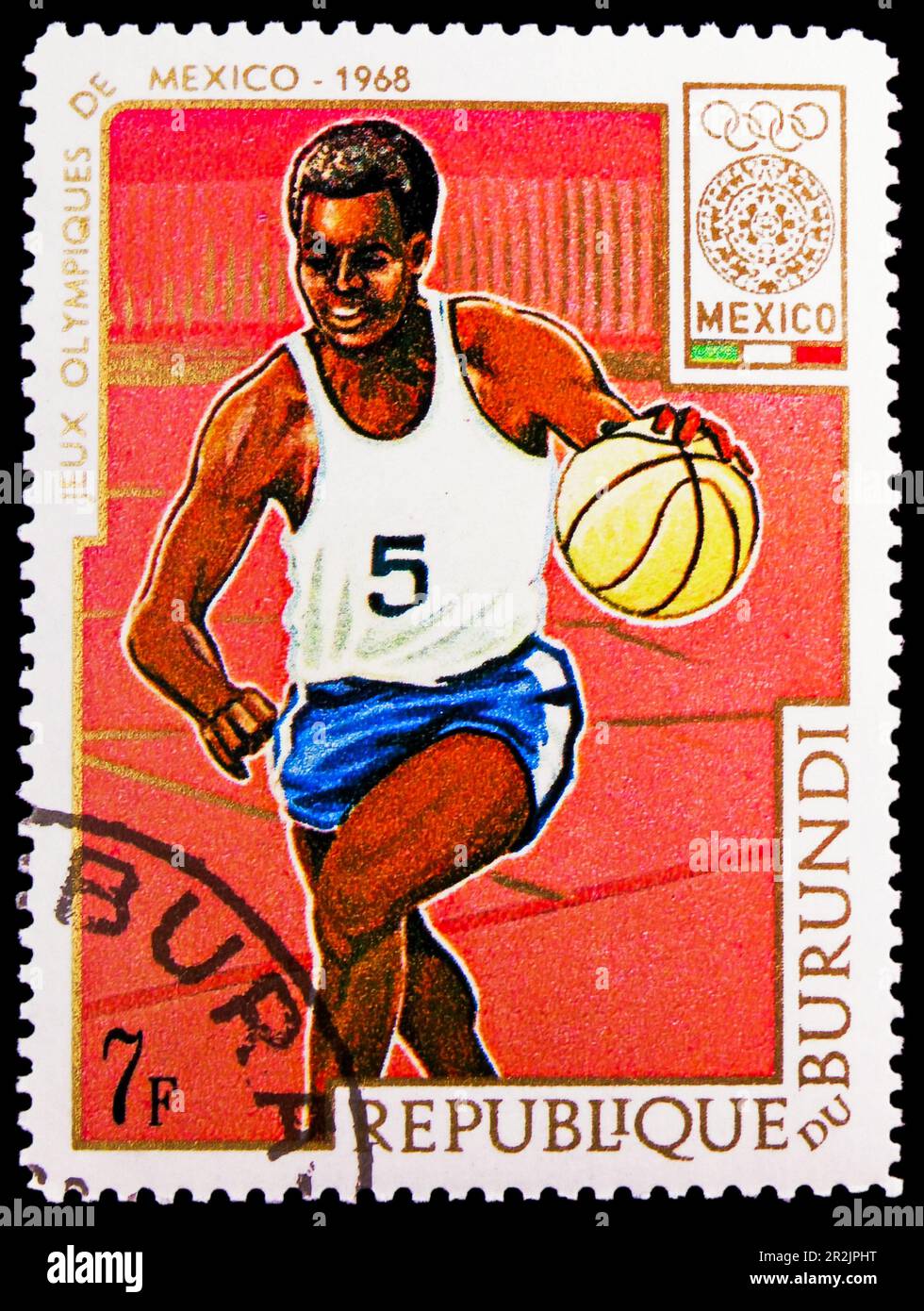 MOSCOU, RUSSIE - 18 MAI 2023 : timbre-poste imprimé au Burundi montre Basketball, Jeux Olympiques d'été 1968 - série Mexico, vers 1968 Banque D'Images