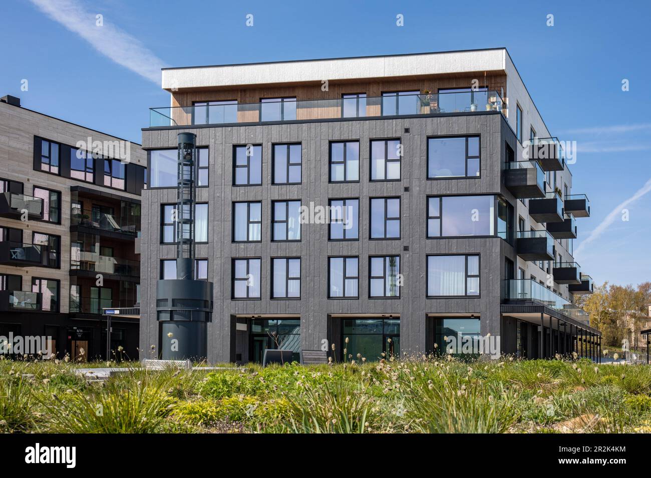 Bâtiment résidentiel moderne récemment construit à Kalaland, quartier de Kalamaja à Tallinn, Estonie Banque D'Images