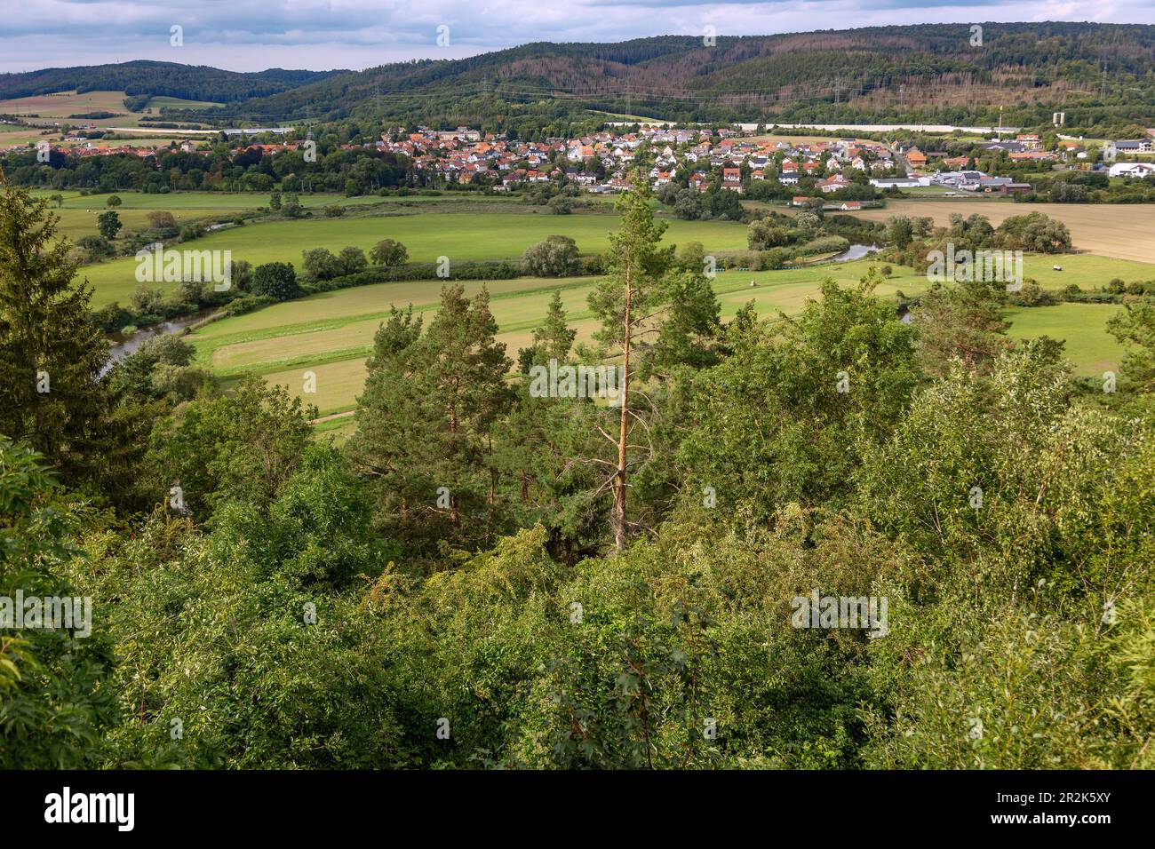 Ruines de Brandebourg ; vue sur la boucle de Werra et Herleshausen Banque D'Images