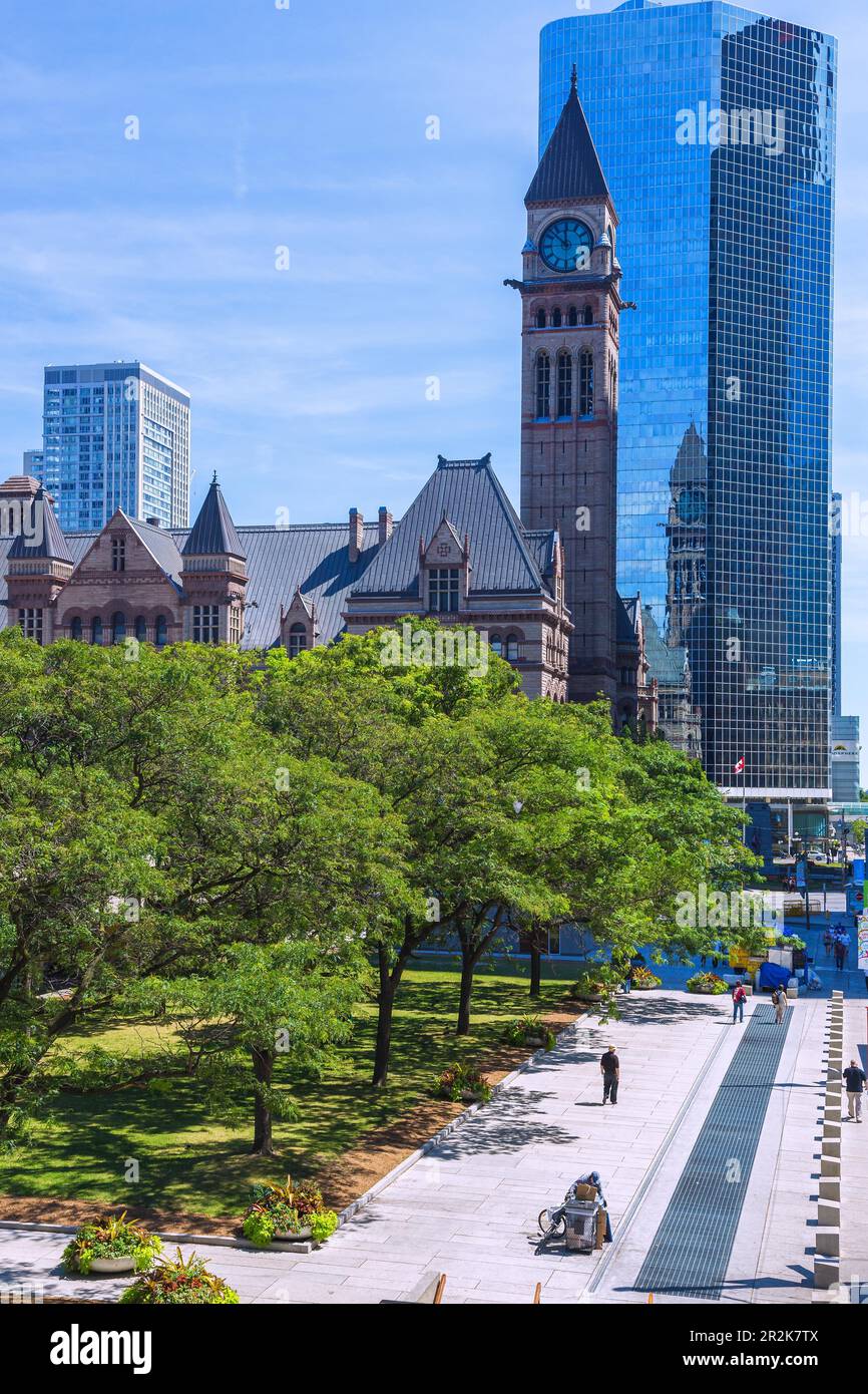Toronto, Old City Hall, Nathan Phillips Square et Eaton Centre Banque D'Images