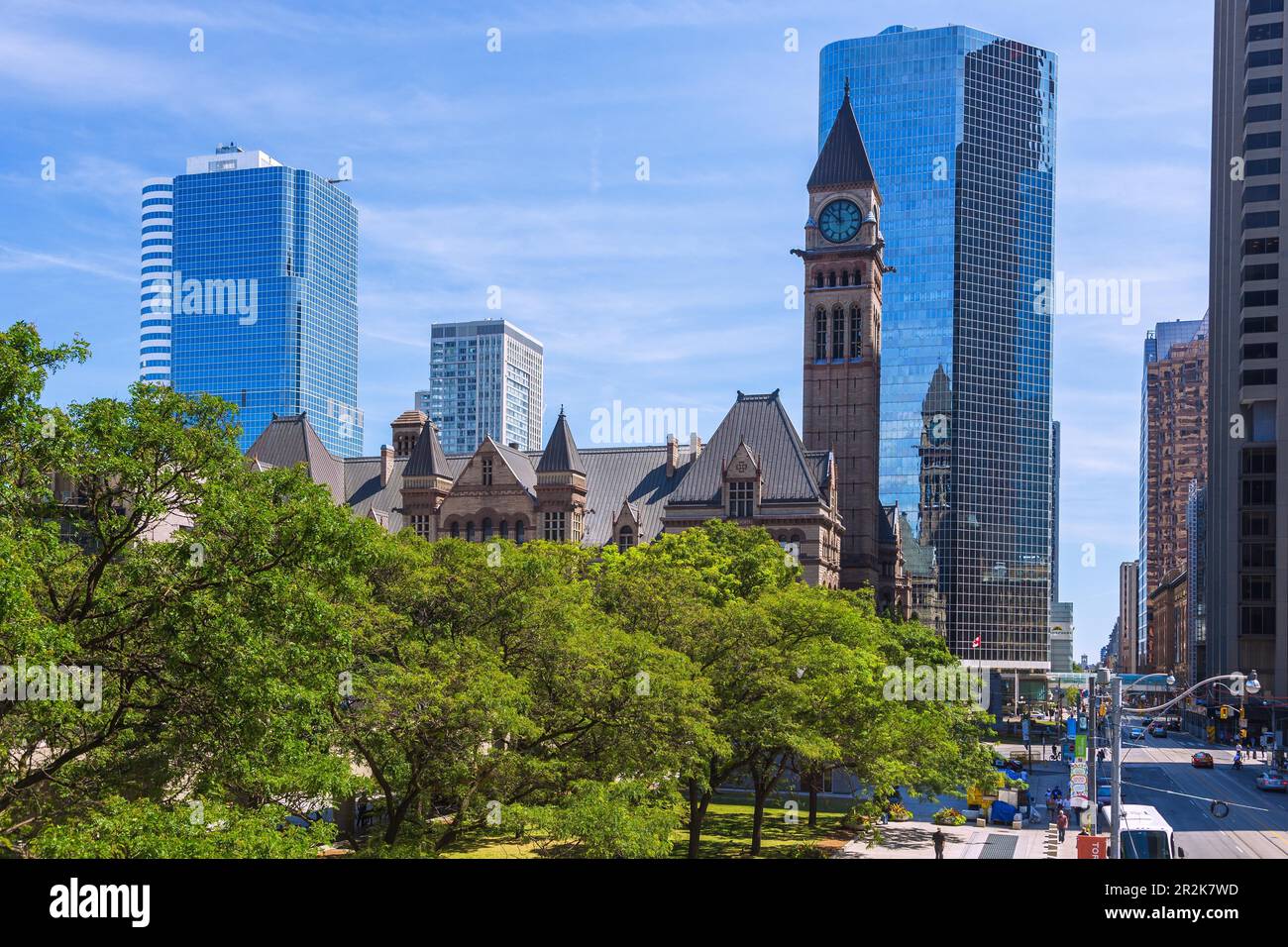 Toronto, Old City Hall, Nathan Phillips Square et Eaton Centre Banque D'Images