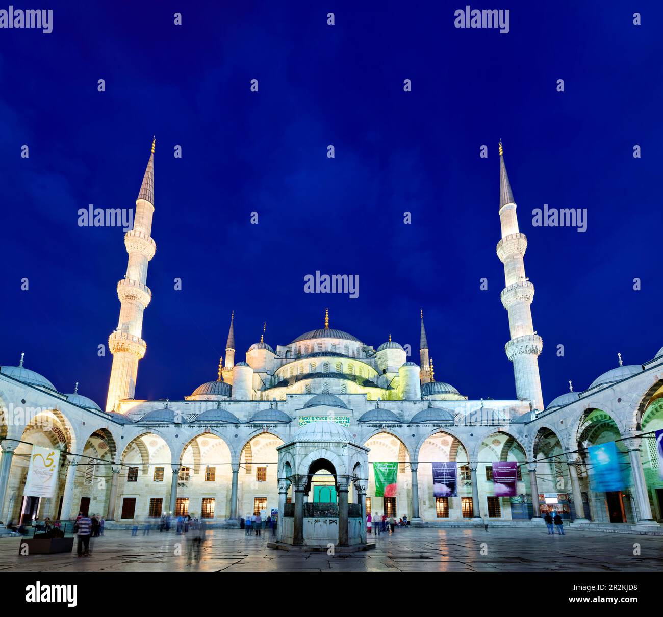 Istanbul Turquie. La Mosquée bleue au coucher du soleil Banque D'Images