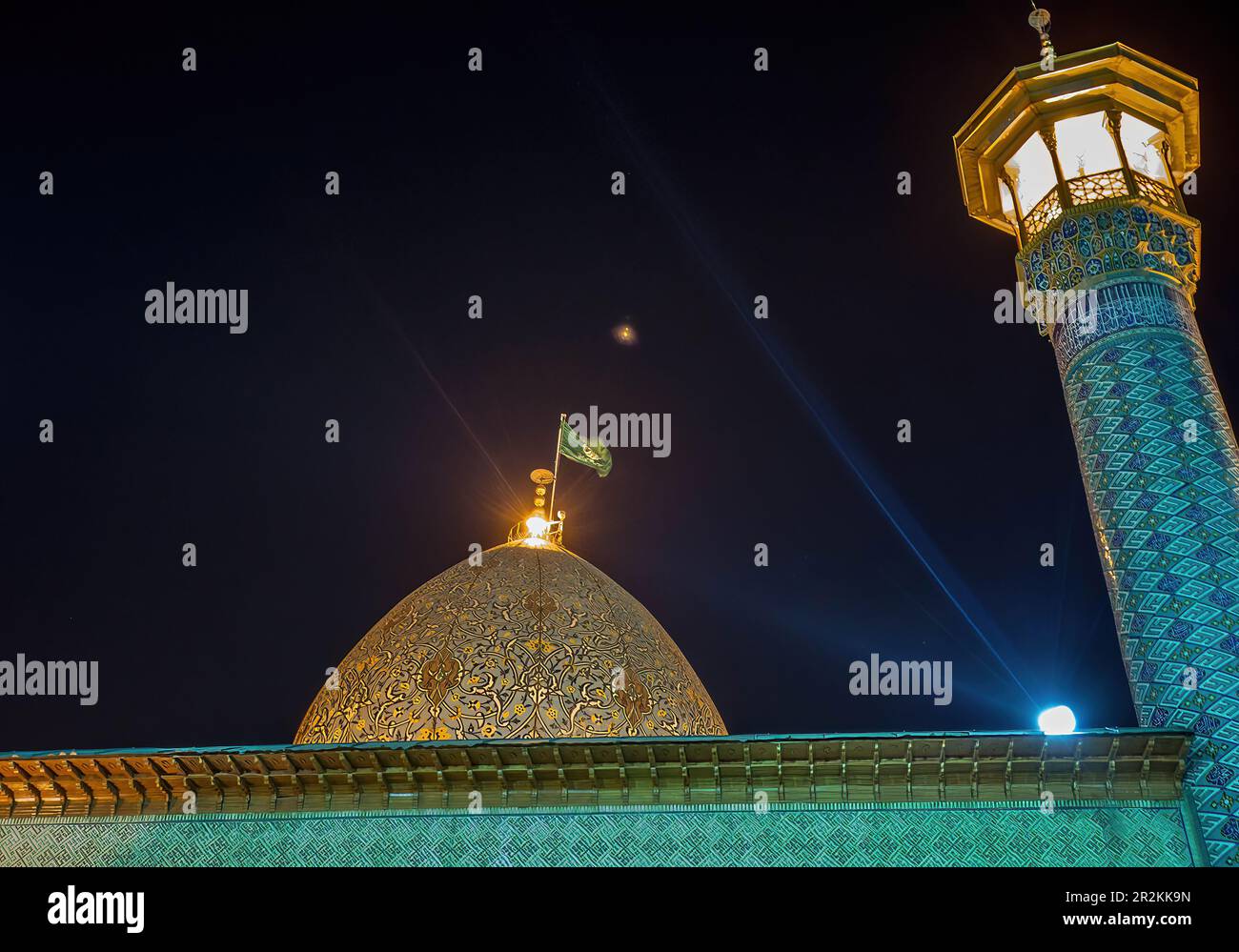 Pleine lune sur Shah Cheragh Banque D'Images