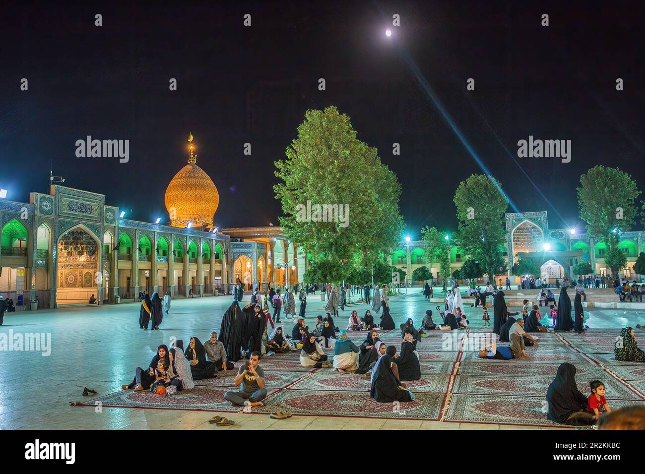 Pleine lune sur Shah Cheragh Banque D'Images