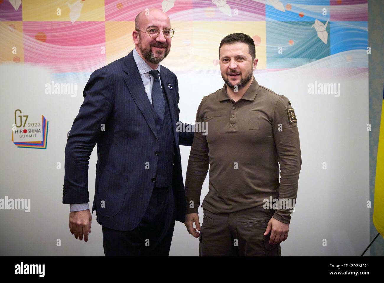 Hiroshima, Japon. 20th mai 2023. Le président ukrainien Volodymyr Zelensky (R) rencontre le président du Conseil européen Charles Michel, (L), lors du sommet des dirigeants de G7, samedi 20 mai 2023 à Hiroshima, au Japon. Le Japon accueille le sommet de G7 à Hiroshima du 19-22 au 20 mai. Photo du Président ukrainien Bureau de presse/ crédit: UPI/Alamy Live News Banque D'Images