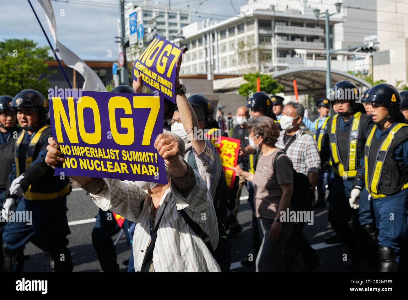 Hiroshima, Japon. 20th mai 2023. Les gens se rassemblent pour protester contre le sommet du Groupe des sept (G7) à Hiroshima, au Japon, au 20 mai 2023. Credit: Zhang Xiaoyu/Xinhua/Alay Live News Banque D'Images