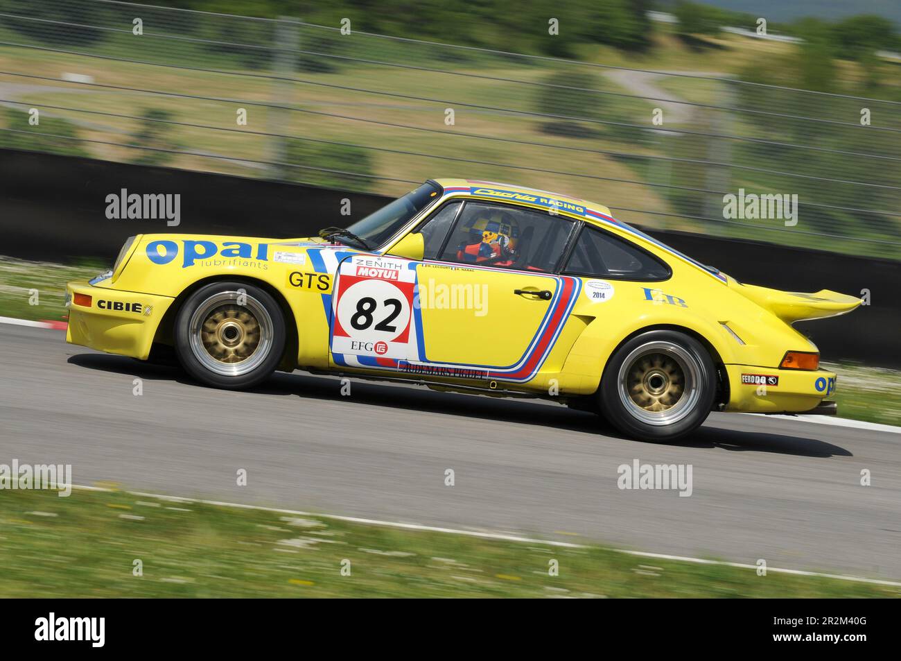 Mugello Historic Classic 25 avril 2014: PORSCHE 911 RSR 1974 conduit par Michel LECOURT pendant la pratique sur le circuit de Mugello, Italie. Banque D'Images