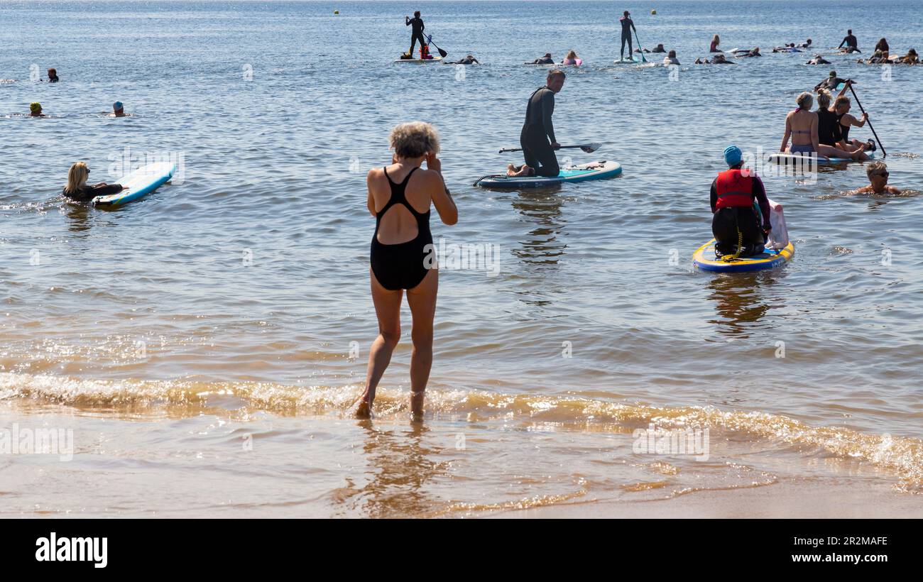 Boscombe, Bournemouth, Dorset, Royaume-Uni. 20th mai 2023. Les surfeurs contre les eaux usées ont manifesté à Boscombe, à Bournemouth, pour protester contre les eaux usées déversées dans la mer. Crédit : Carolyn Jenkins/Alay Live News Banque D'Images
