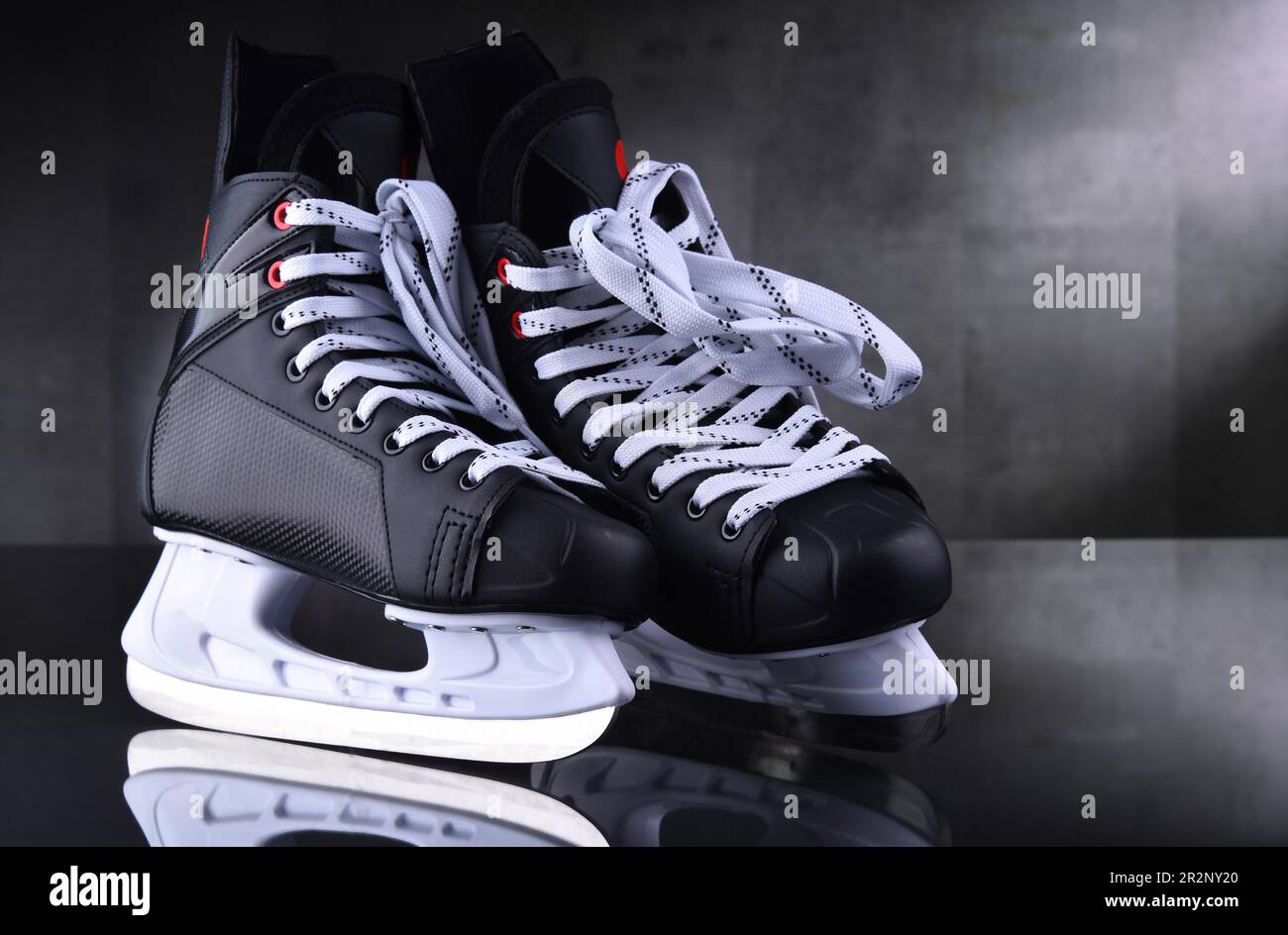 Navaris Paire de Patins à Glace - Patin a Glace Loisir Polyvalent