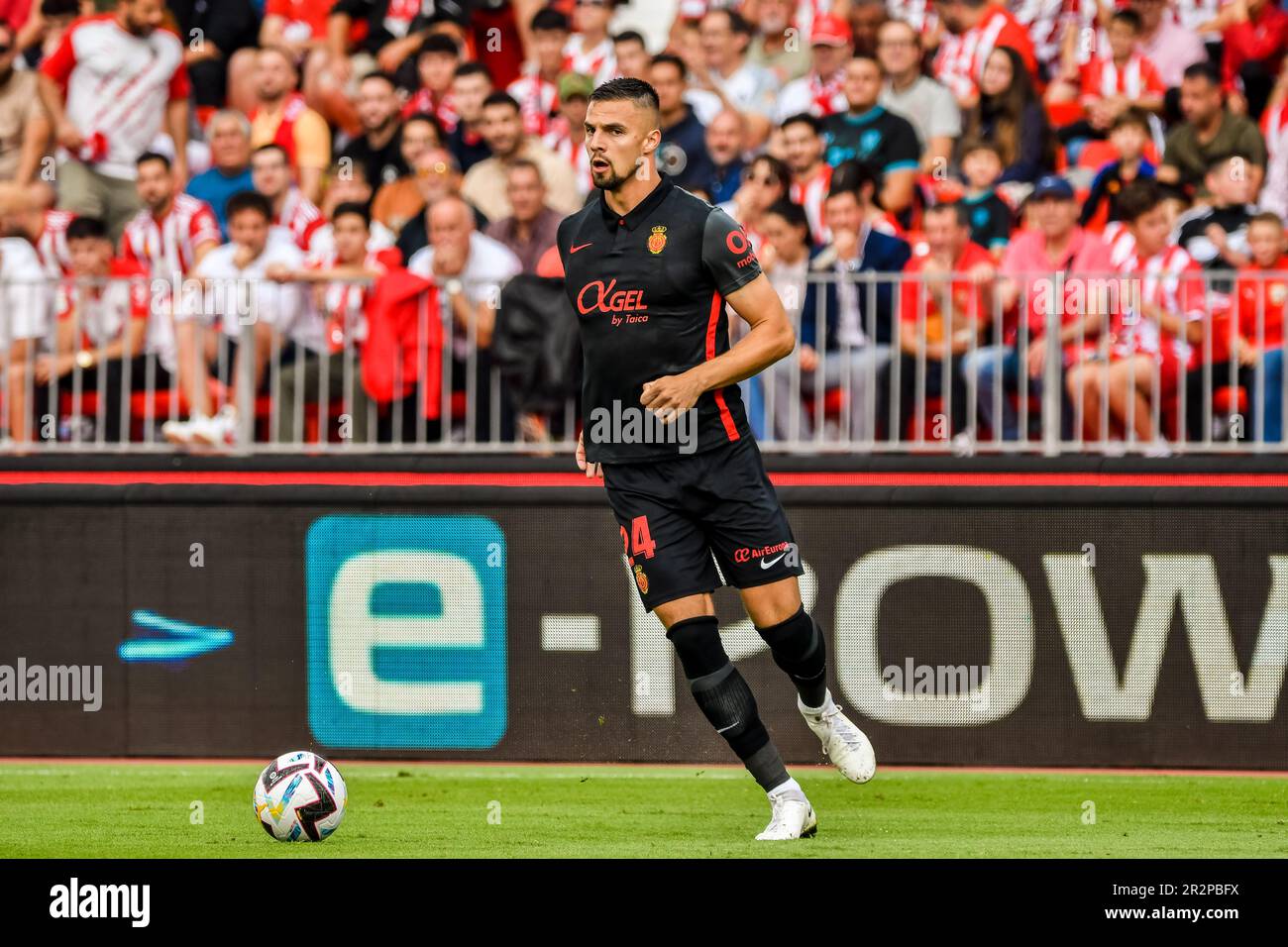 20 mai 2023: ALMERIA, ESPAGNE - MAI 20: Martin Valjent du RCD Mallorca contrôle le ballon pendant le match entre UD Almeria et RCD Mallorca de la Liga Santander sur 20 mai 2023 au stade PowerHorse à Almeria, Espagne. (Credit image: © Samuel Carreño/PX Imagens via ZUMA Press Wire) USAGE ÉDITORIAL SEULEMENT! Non destiné À un usage commercial ! Banque D'Images