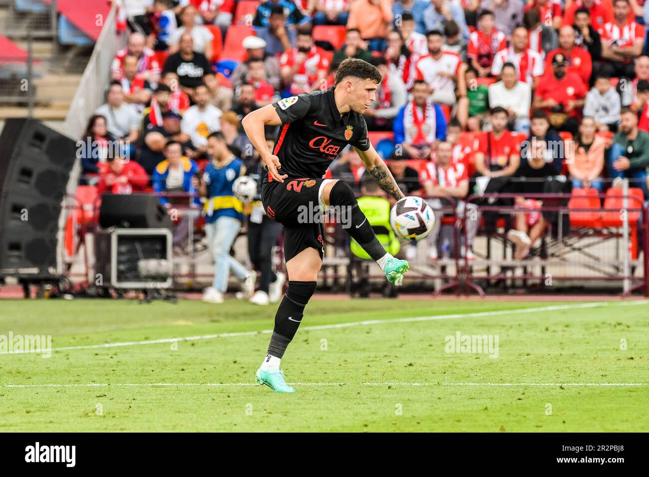 20 mai 2023: ALMERIA, ESPAGNE - 20 MAI: Giovanni González, du RCD Mallorca, contrôle le ballon pendant le match entre UD Almeria et RCD Mallorca de la Liga Santander sur 20 mai 2023 au stade PowerHorse d'Almeria, Espagne. (Credit image: © Samuel Carreño/PX Imagens via ZUMA Press Wire) USAGE ÉDITORIAL SEULEMENT! Non destiné À un usage commercial ! Banque D'Images