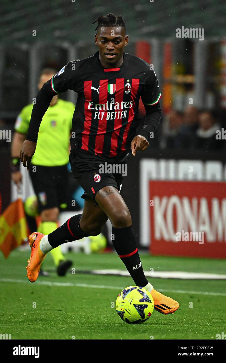 Rafael Leao de l'AC Milan en action pendant la série Un match de football AC Milan contre Sampdoria au stade San Siro à Milan, Italie sur 20 mai 2023 crédit: Piero Cruciatti/Alay Live News Banque D'Images