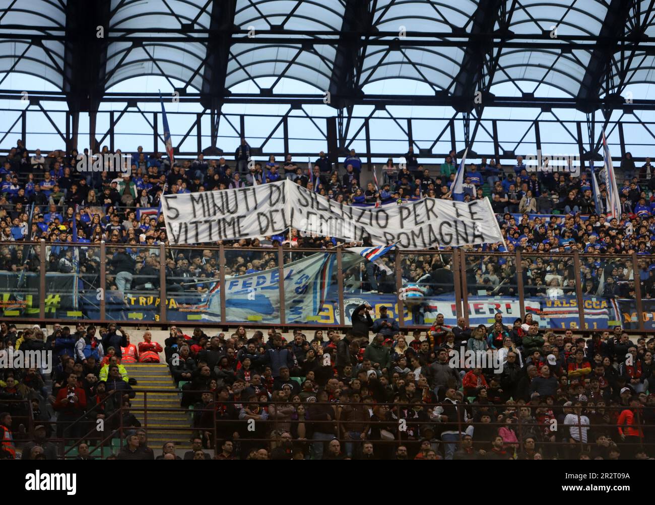 Milan, Italie. 20th mai 2023. Milan 20 mai 2023 Stadio G Meazza Championnat d'Italie série A Tim 2022/23 AC Milan - UC Sampdoria dans la photo : bannière sampdoria fans pour emilia romagna victimes inondation crédit: Kines Milano/Alay Live News Banque D'Images