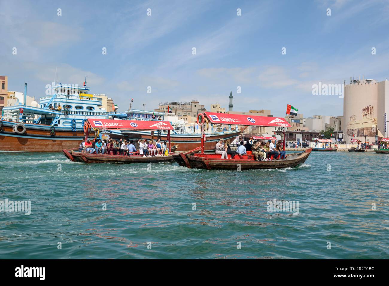 Bateaux-ferries d'Abra ou bateaux-taxis sur Khor Dubai (Dubai Creek), Dubaï, Émirats arabes Unis Banque D'Images